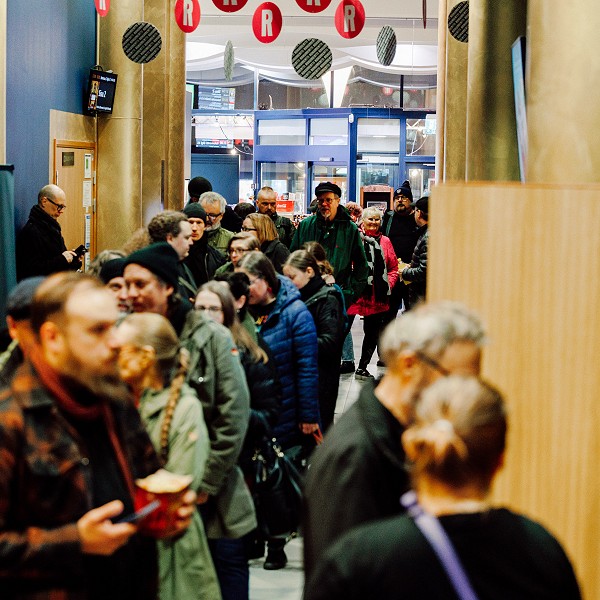 Festarikansan virtaa.