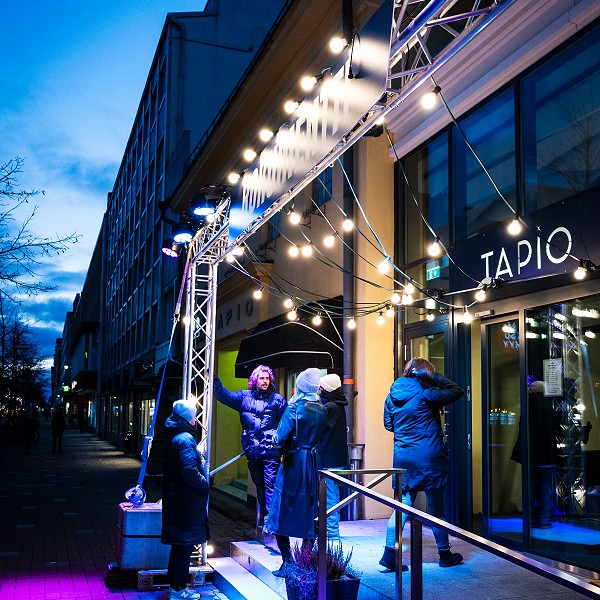 Rokumentin kynnyksellä.